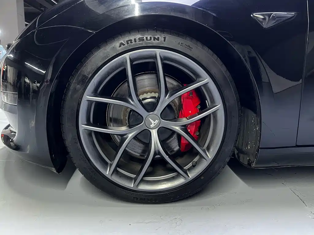 Tesla Model 3 2021 — фото 10