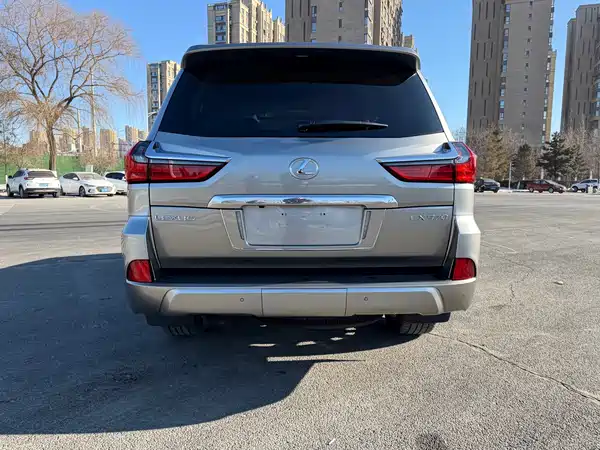 Lexus LX 2016