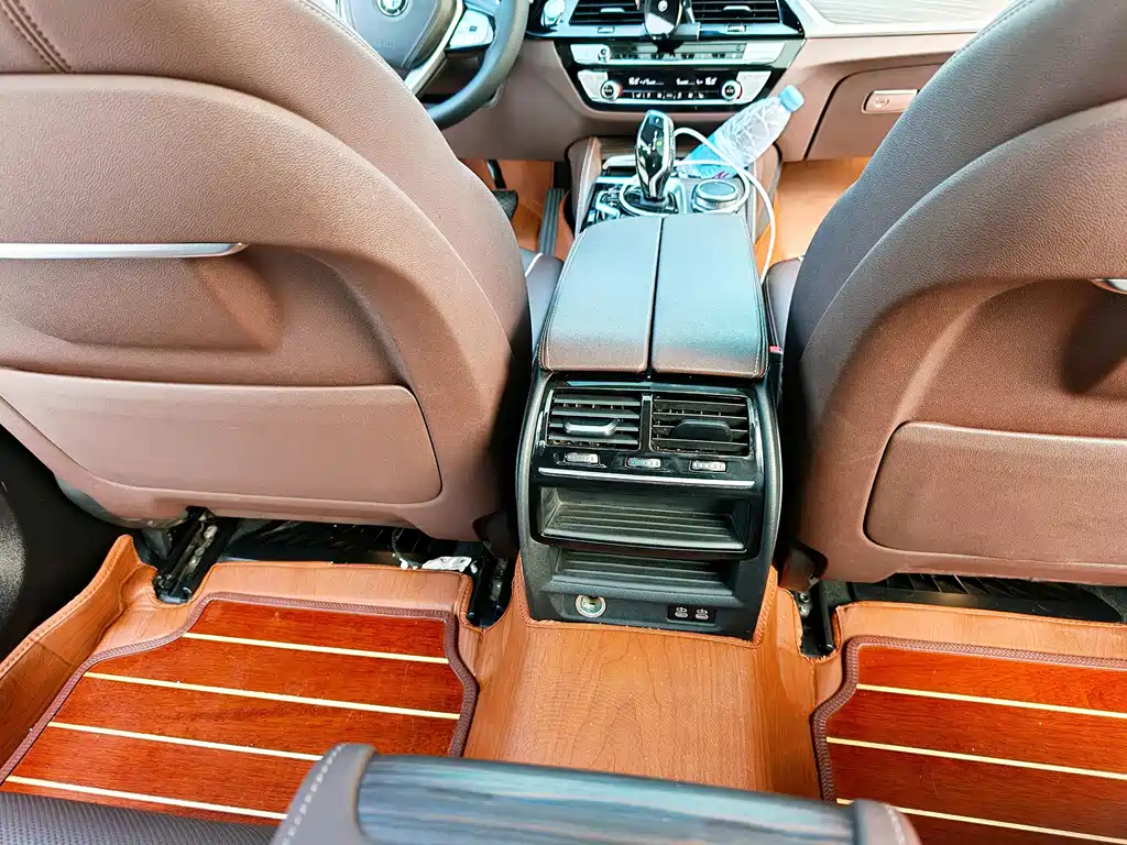 BMW 5 Series 2021 — фото 14