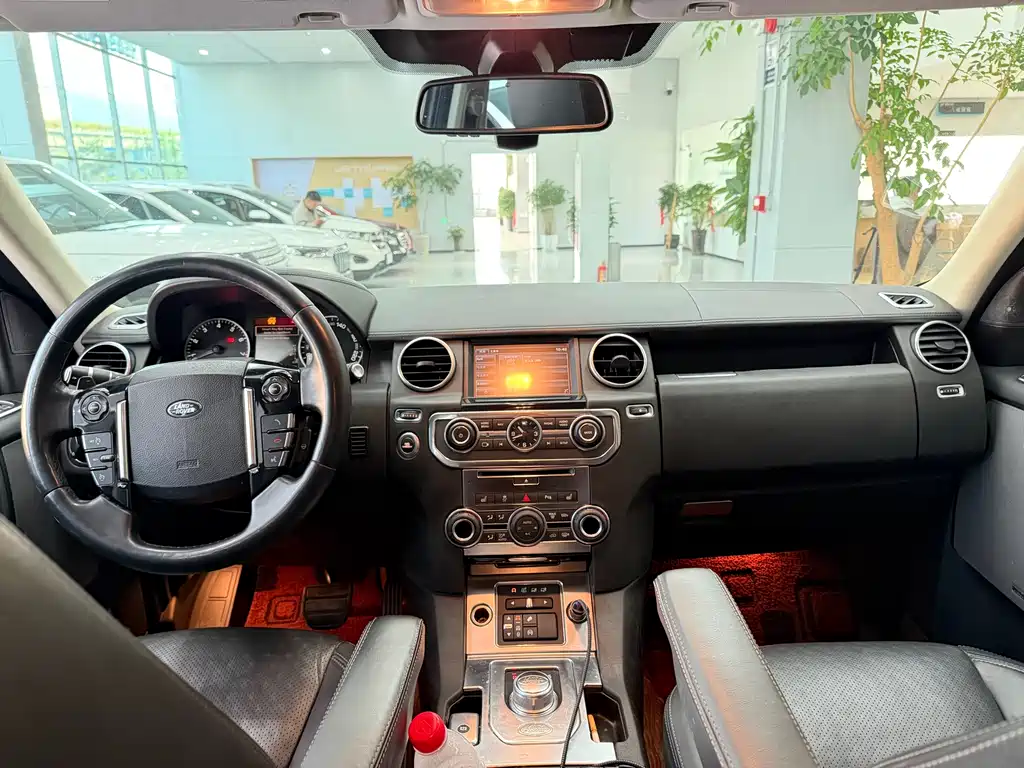 Land Rover Discovery 2015 — фото 6