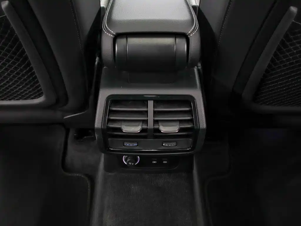 Audi Q3 2021 — фото 16