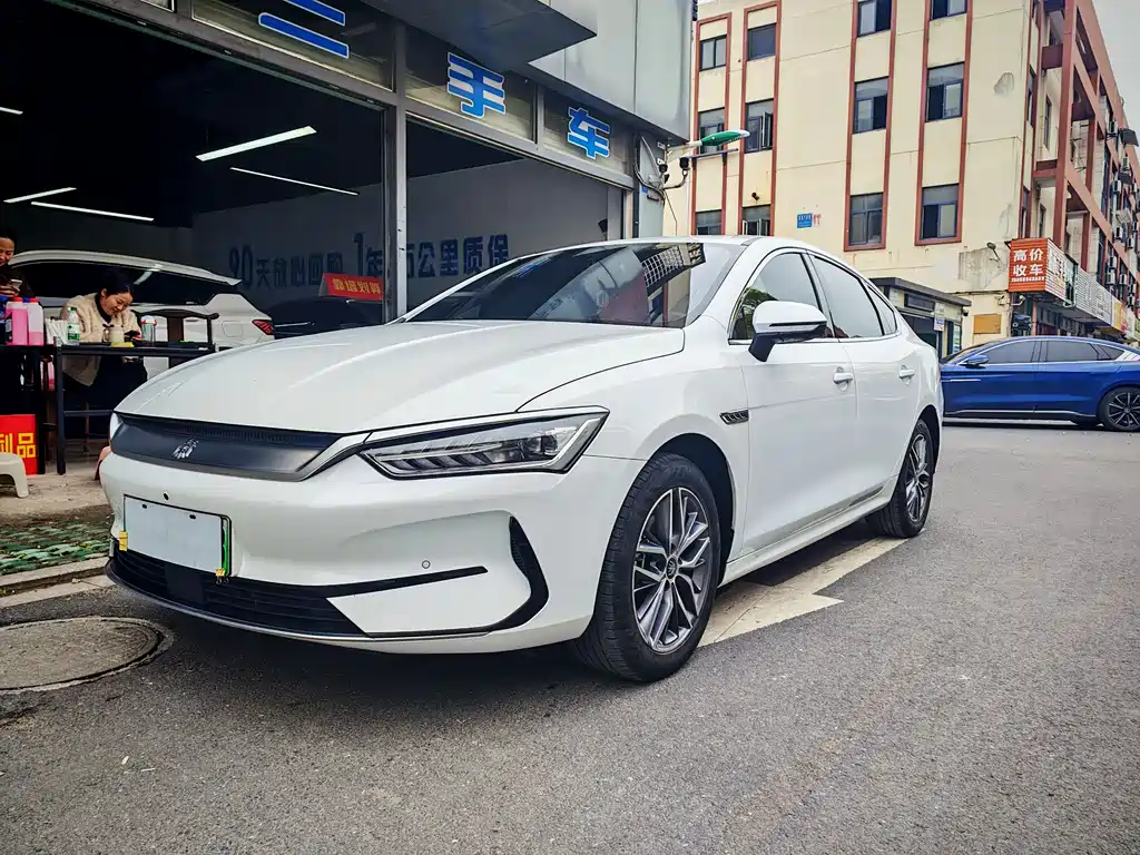 BYD Qin PLUS 2024 — фото 1