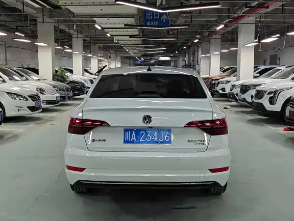 Volkswagen Sagitar 2022