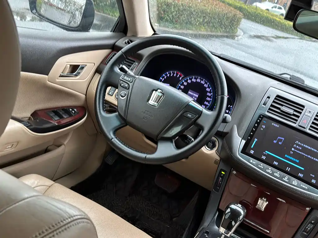 Toyota Crown 2012 — фото 14