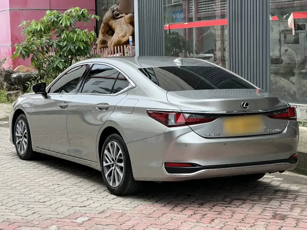 Lexus ES 2022 — фото 5
