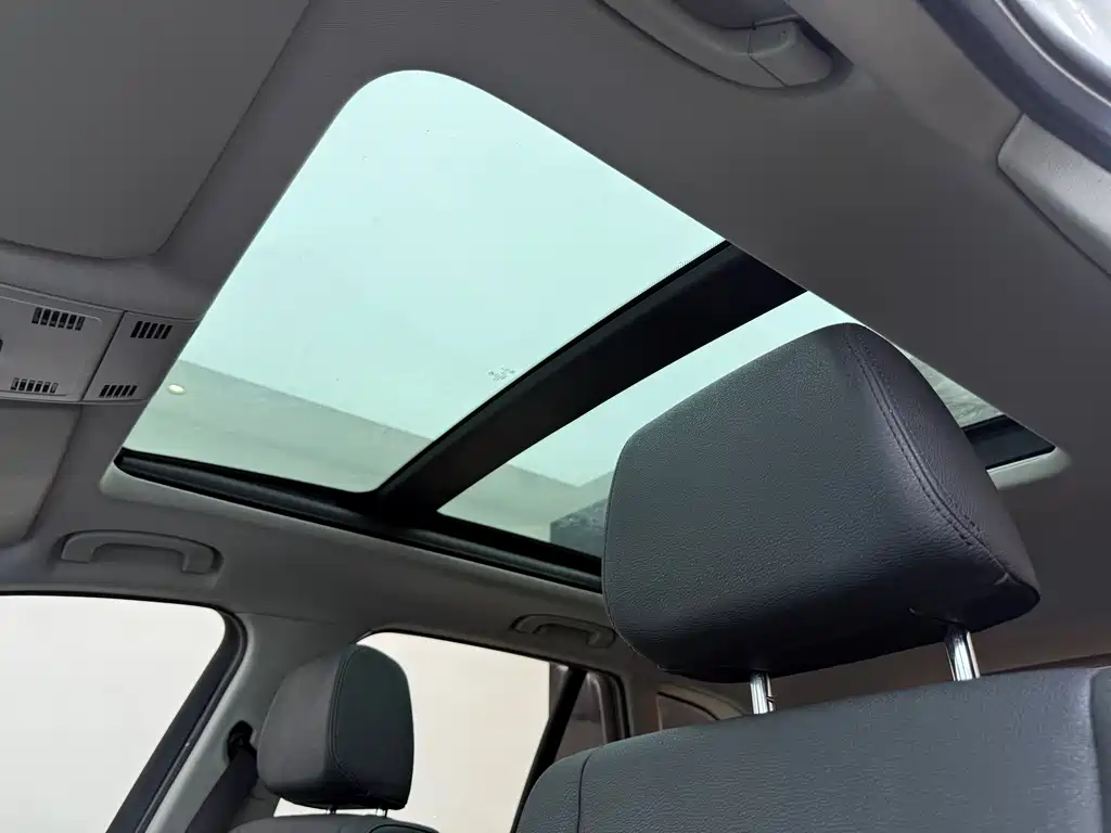 BMW X1 2015 — фото 14