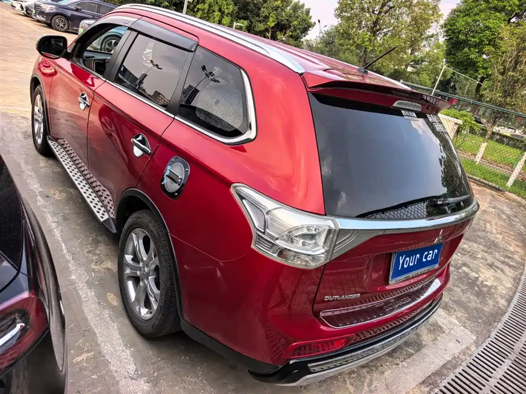 Mitsubishi Outlander 2015