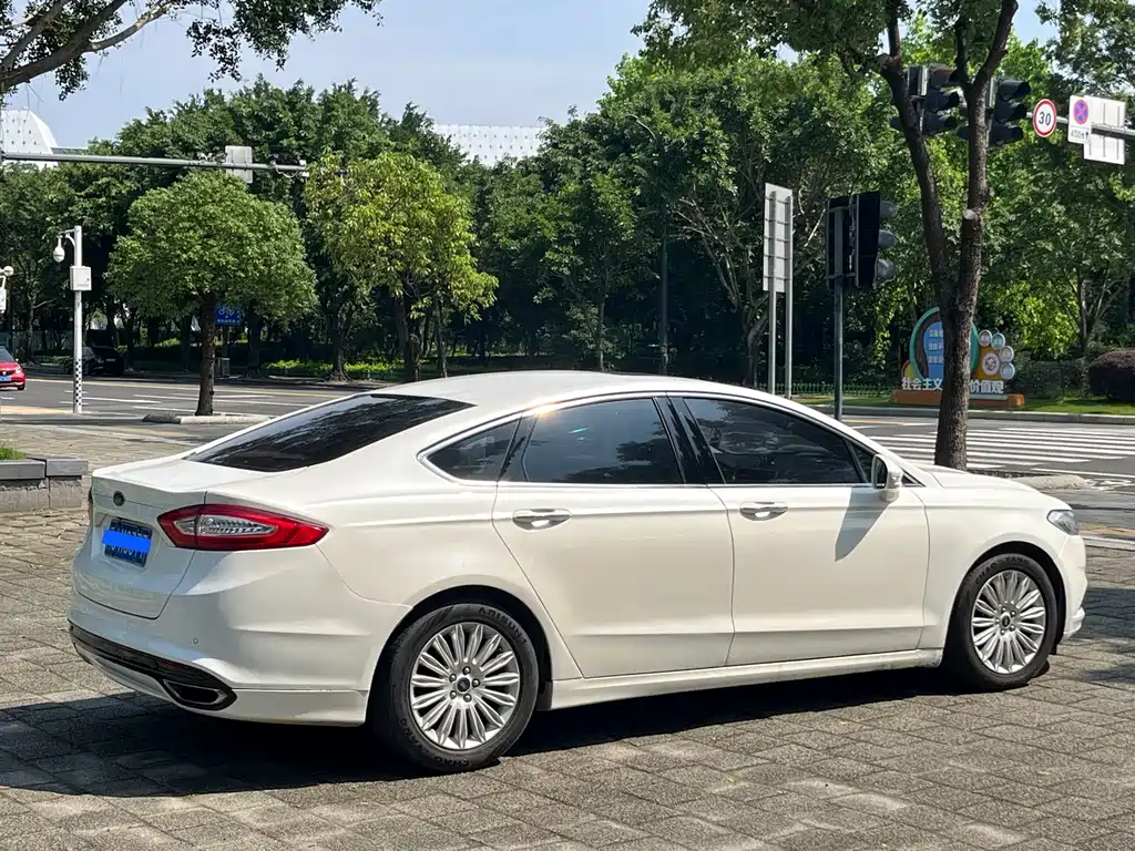 Ford Mondeo 2016 — фото 5