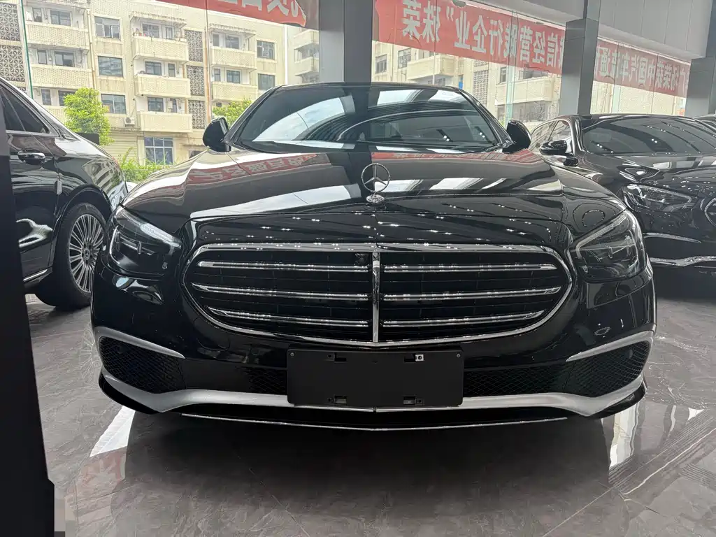 Mercedes-Benz E-Class 2022