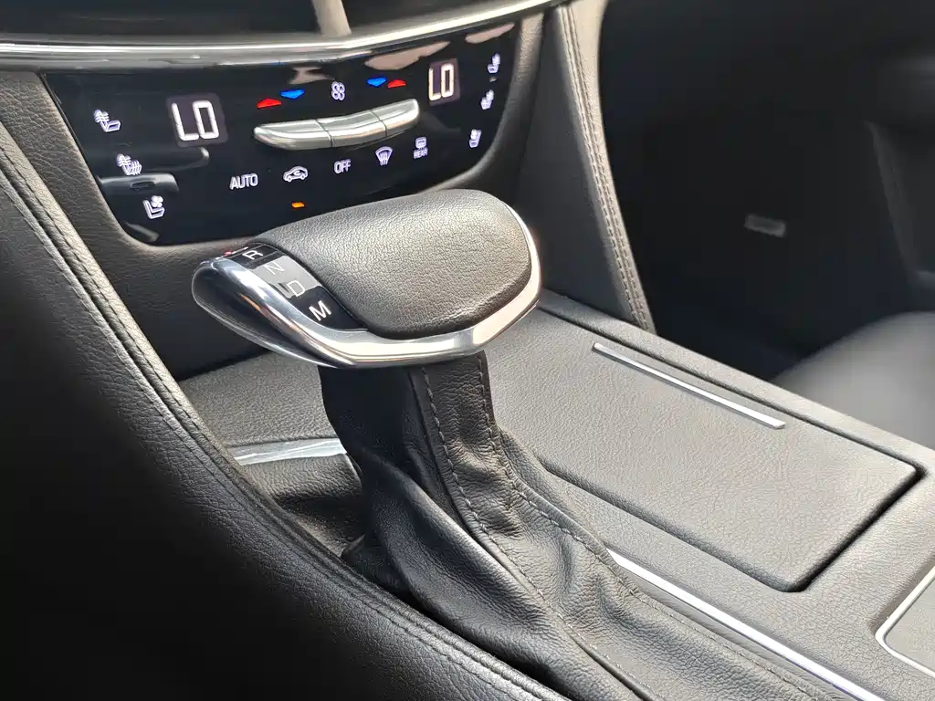 Cadillac CT6 2018 — фото 21