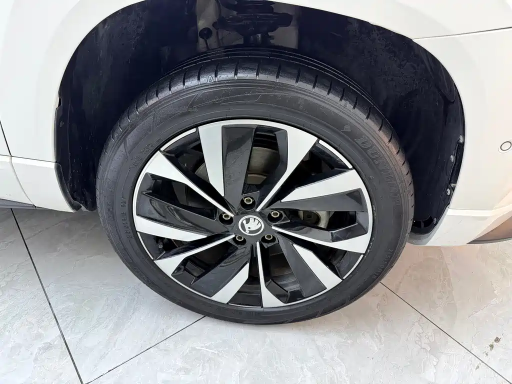 Skoda Korok 2022 — фото 23