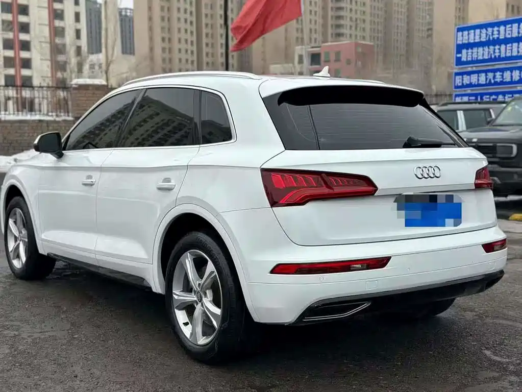 Audi Q5L 2019 — фото 7