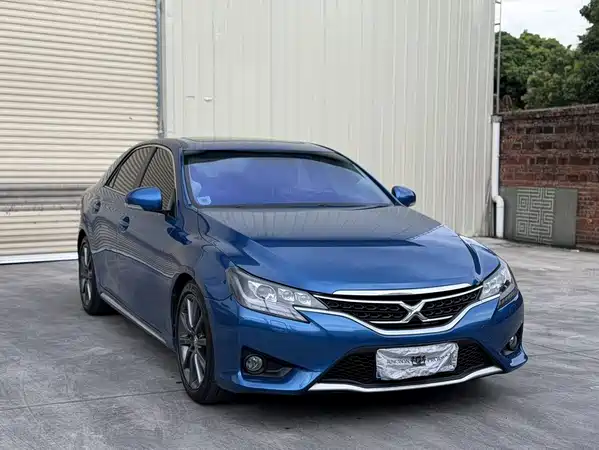 Toyota Reiz 2014