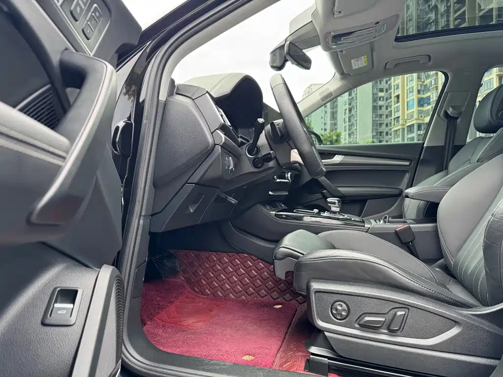 Audi Q5L 2023 — фото 11