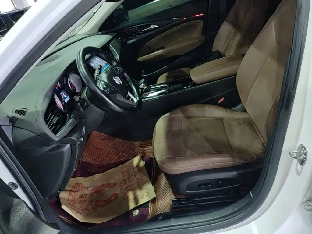 Buick Regal 2018 — фото 15