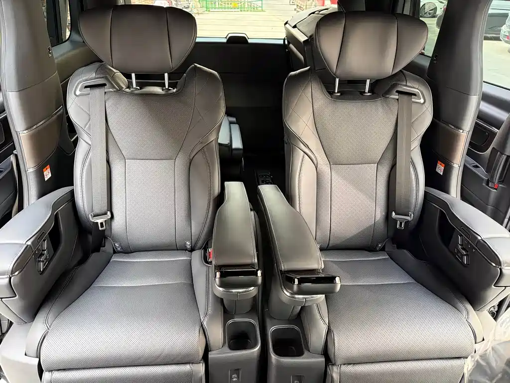 Toyota Alphard 2025 — фото 14