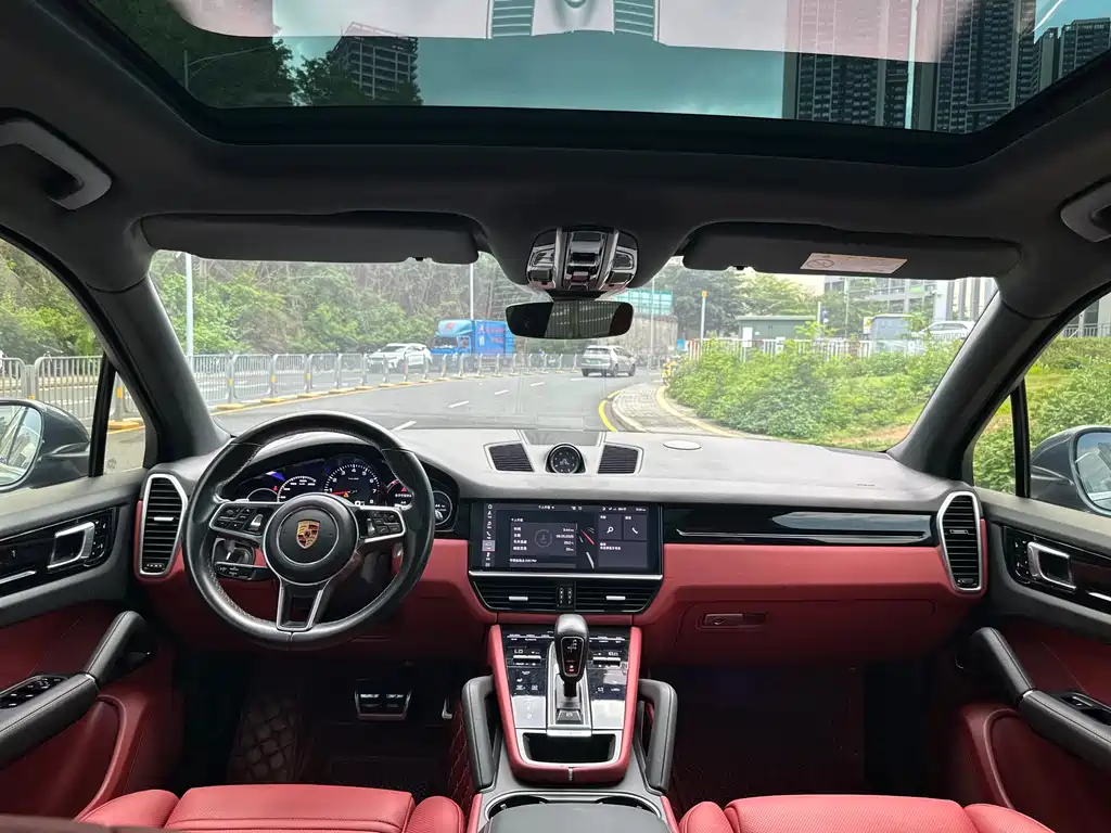 Porsche Cayenne 2019 — фото 10
