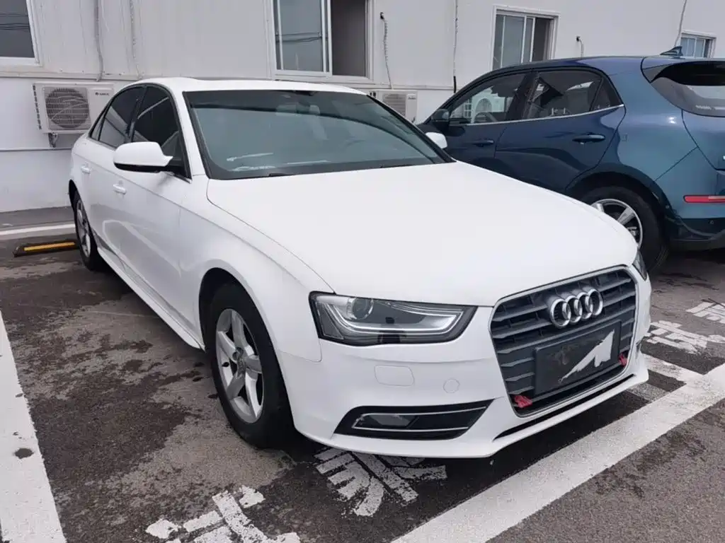 Audi A4L 2015