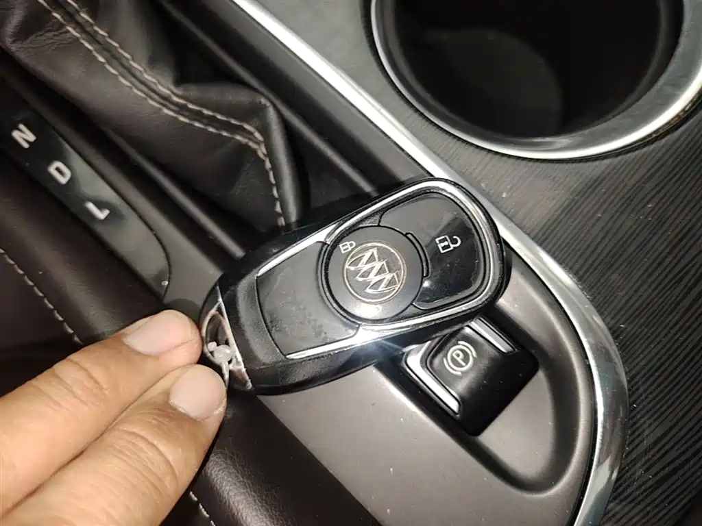 Buick Envision Plus 2016 — фото 9