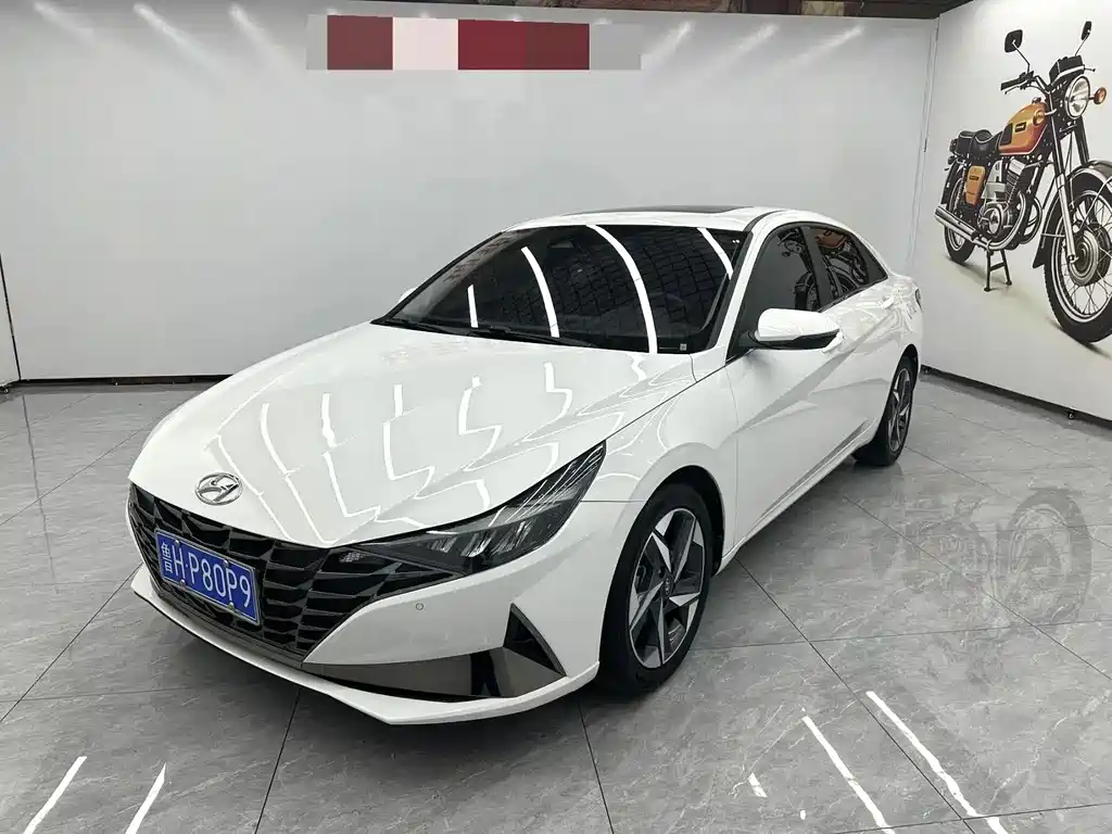 Hyundai Elantra 2022 — фото 1