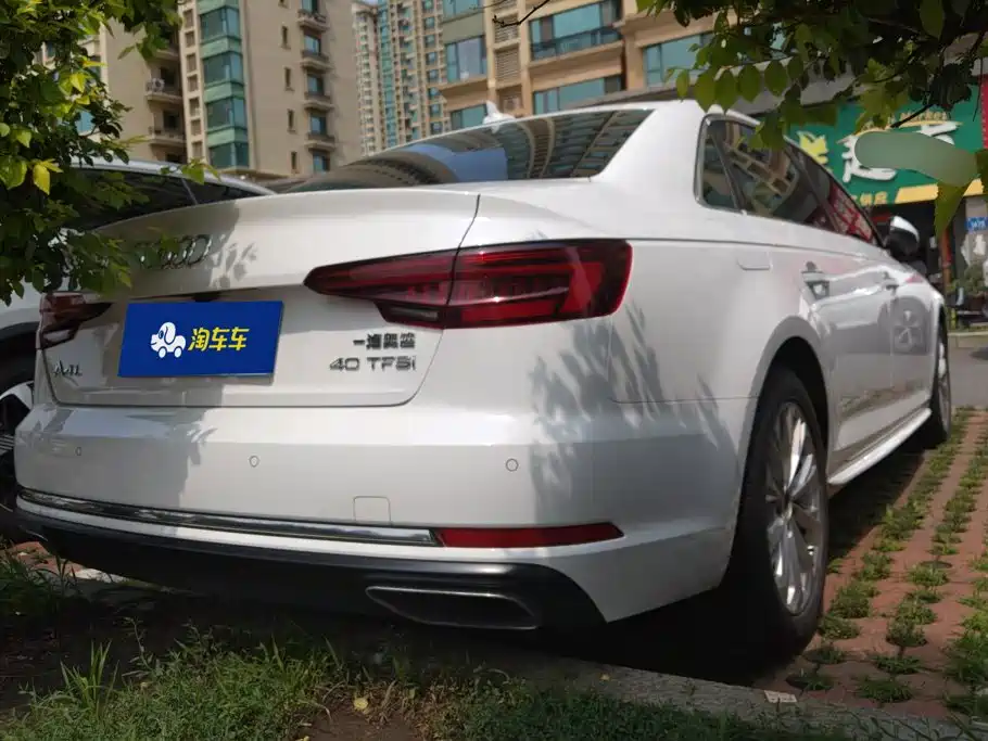 Audi A4L 2019