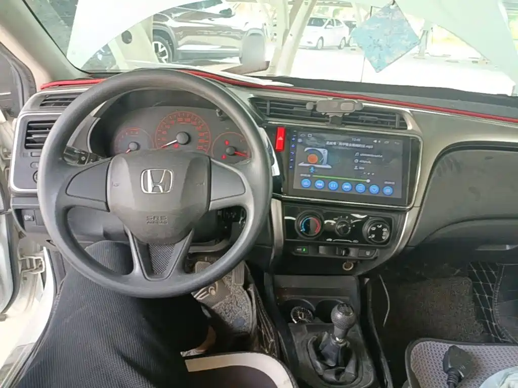 Honda City 2016 — фото 10