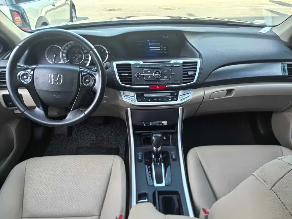 Honda Accord 2014 — фото 30