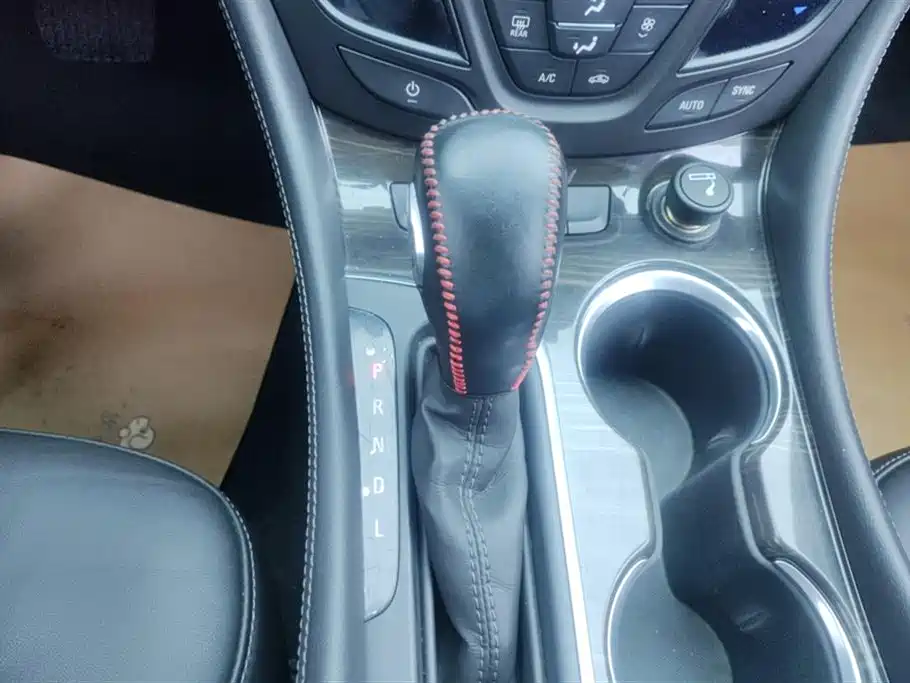 Buick Envision Plus 2018 — фото 16