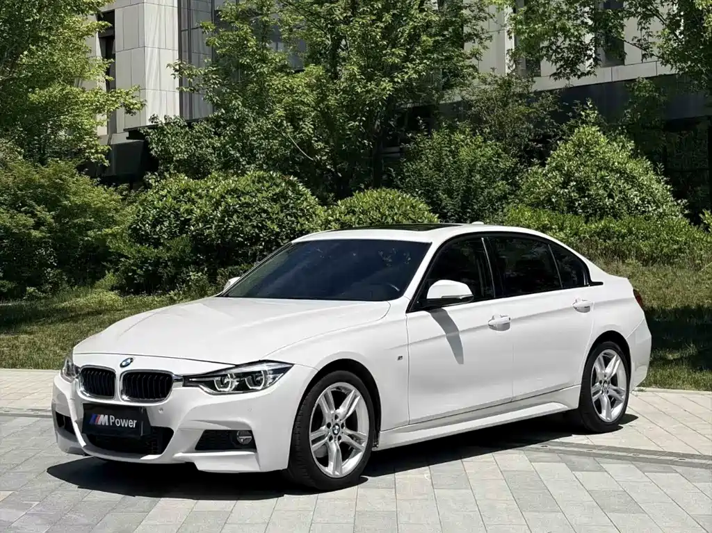 BMW 3 Series 2018 — фото 1