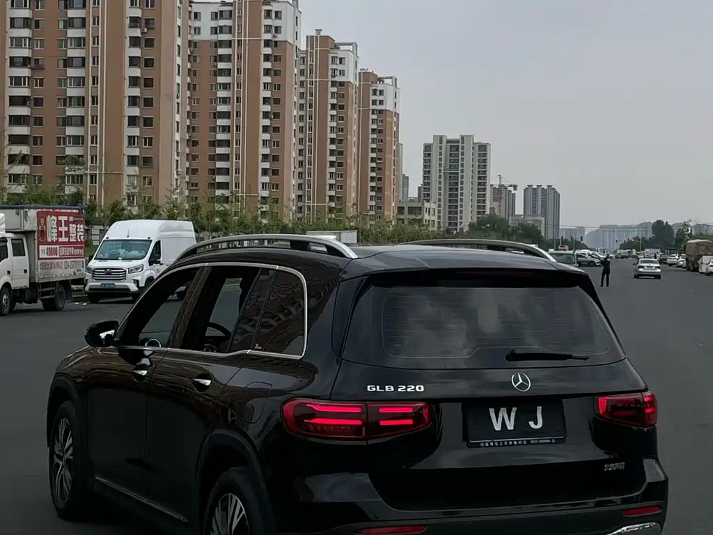 Mercedes-Benz GLB 2024