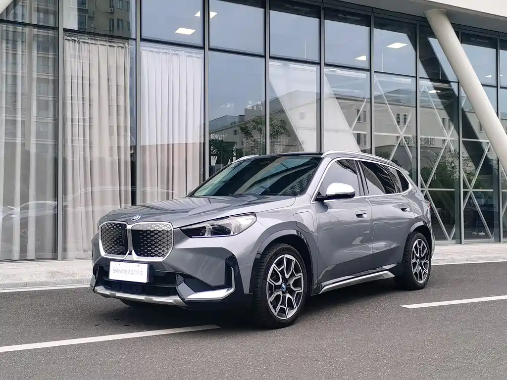 BMW iX1 2023