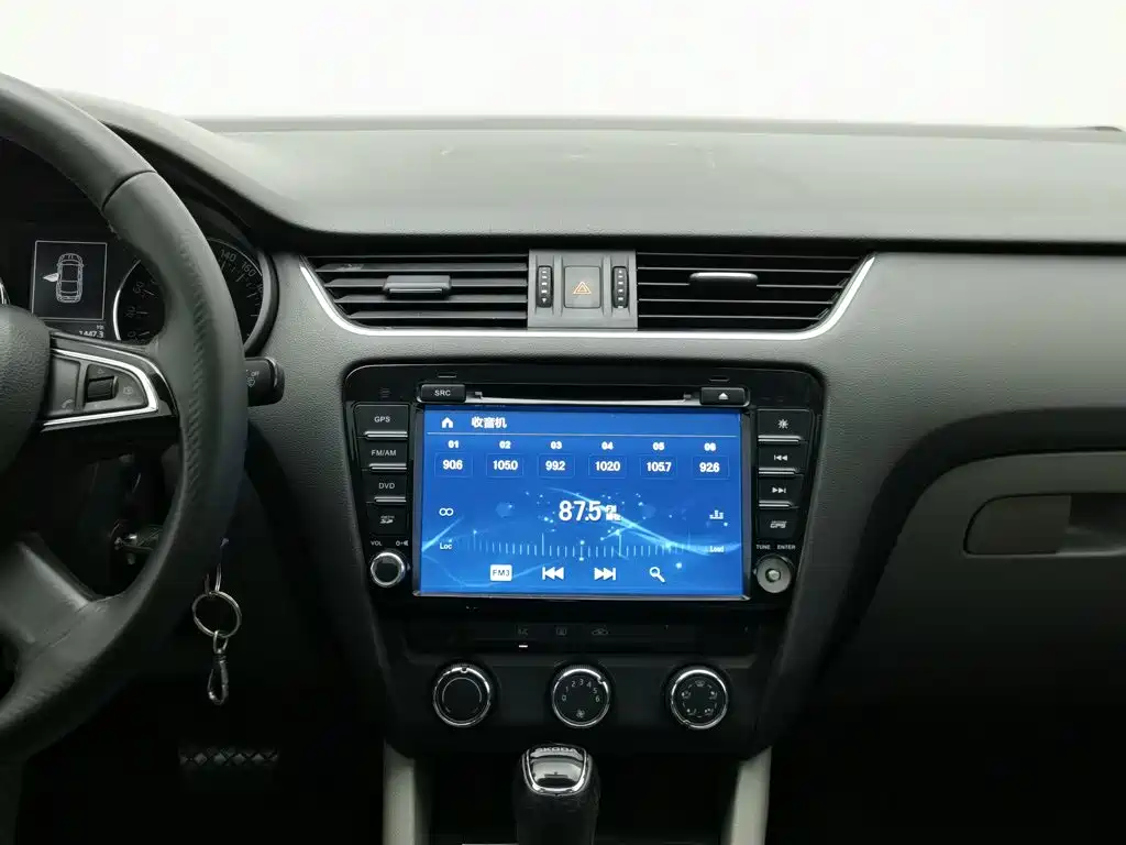 Skoda Octavia 2015 — фото 12