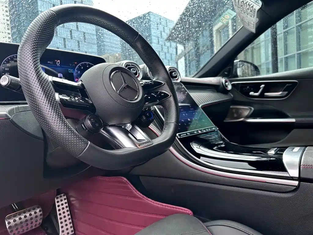 Mercedes-Benz C-Class AMG 2025 — фото 13