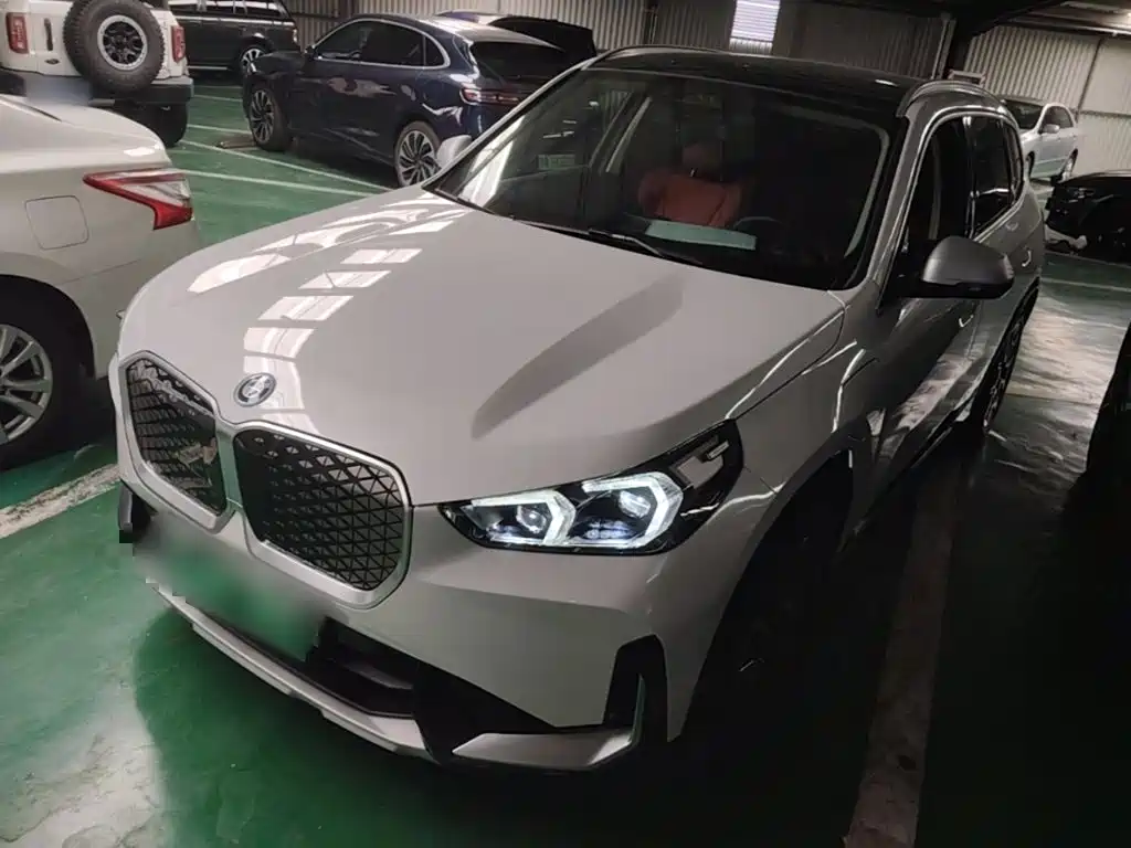 BMW iX1 2024 — фото 1
