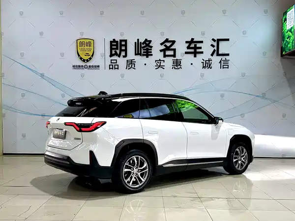 NIO ES6 2020