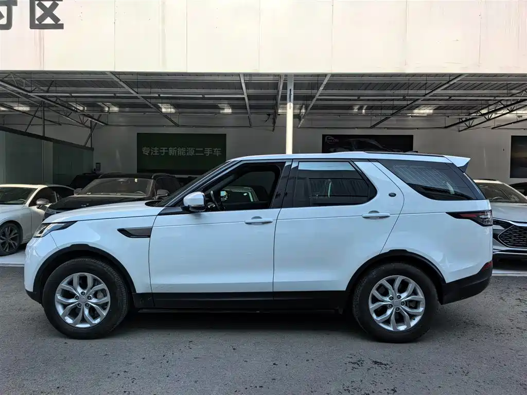 Land Rover Discovery 2020 — фото 7