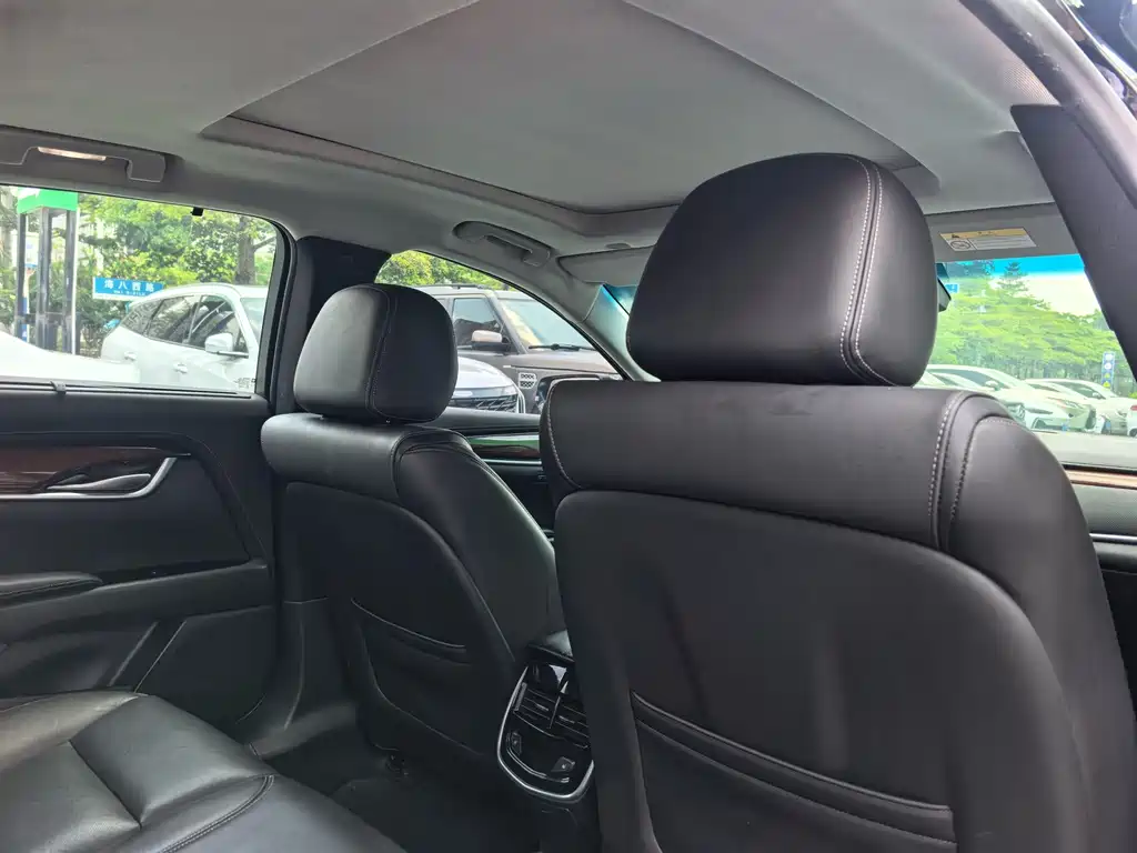 Cadillac XTS 2017 — фото 12