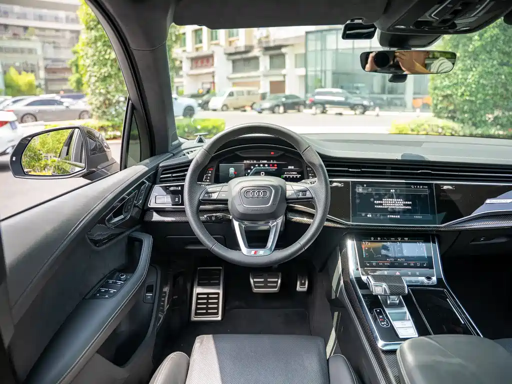 Audi SQ7 2025 — фото 17