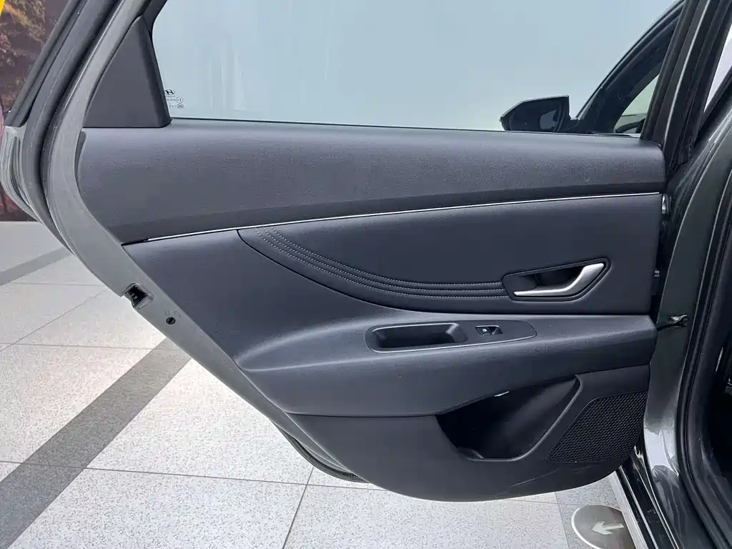 Hyundai Elantra 2024 — фото 15