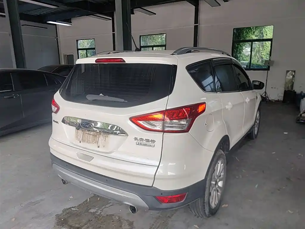 Ford Kuga 2015 — фото 7