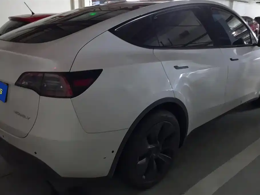 Tesla Model Y 2023 — фото 3