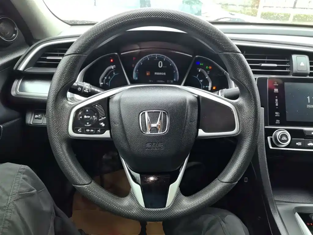 Honda Civic 2017 — фото 11