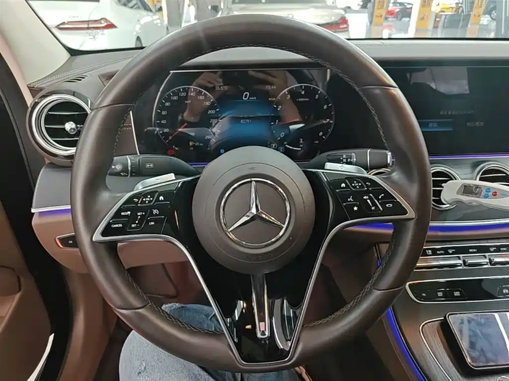 Mercedes-Benz E-Class 2023 — фото 11