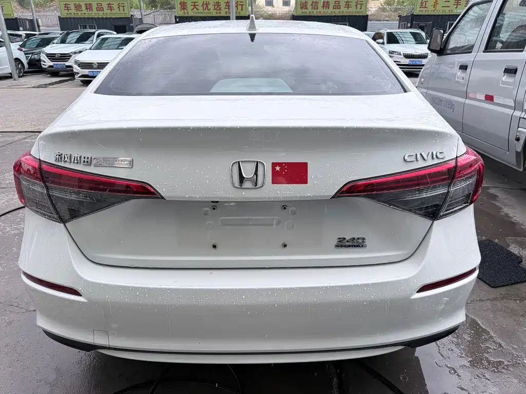 Honda Civic 2023 — фото 17