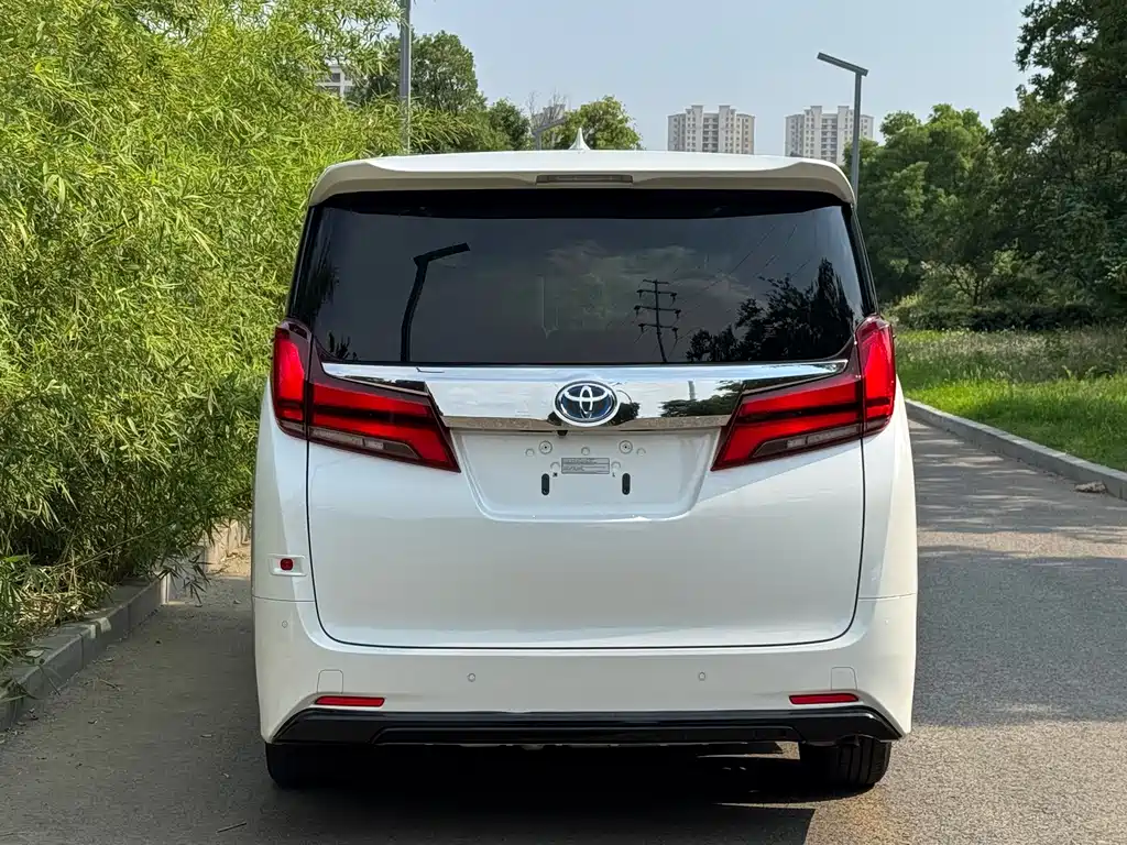 Toyota Alphard 2021 — фото 17