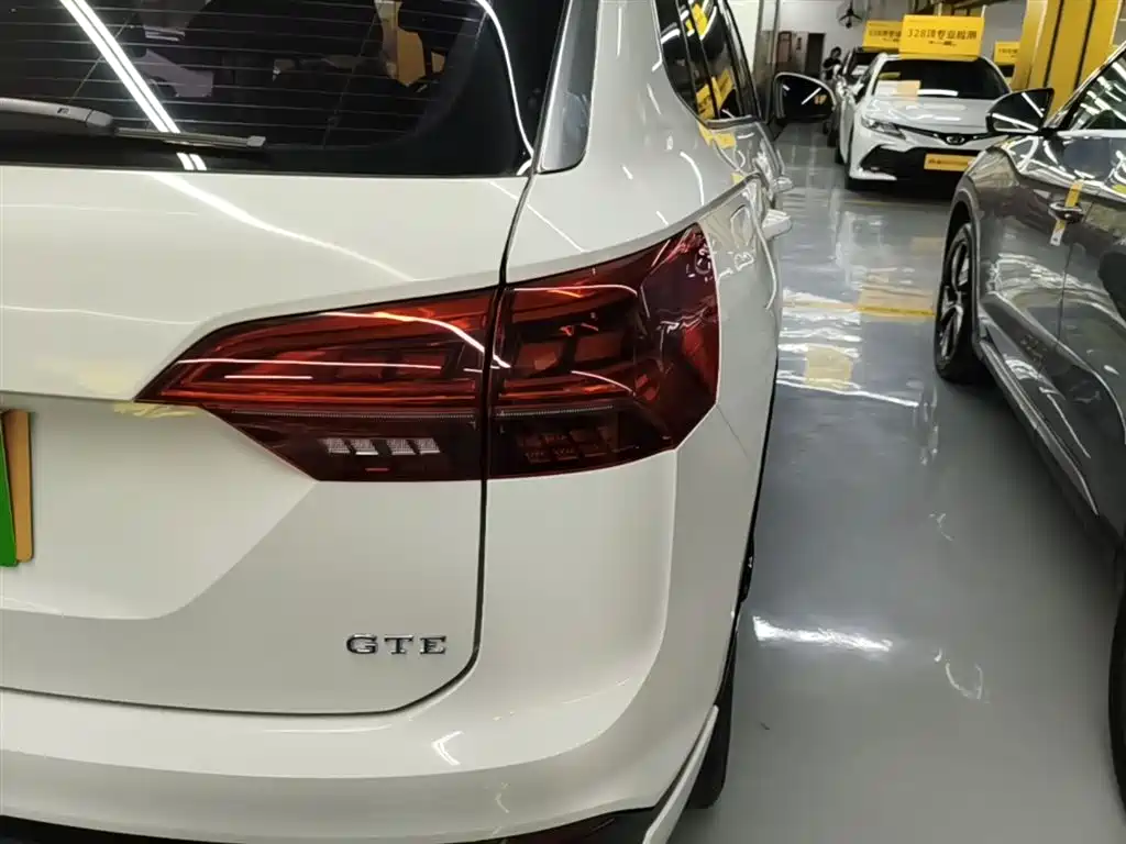 Volkswagen GTE PHEV 2021 — фото 8