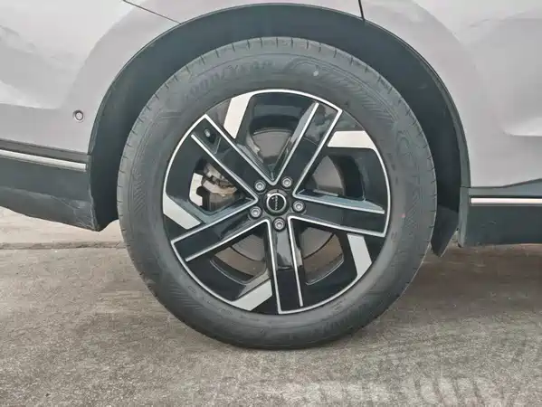 Volvo XC70 Plug-In Hybrid 2025