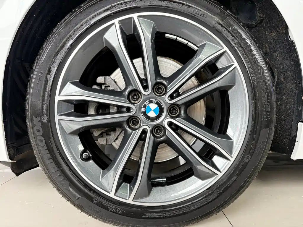BMW 1 Series 2021 — фото 15