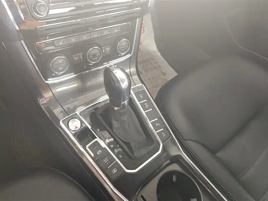Volkswagen Passat 2019 — фото 16