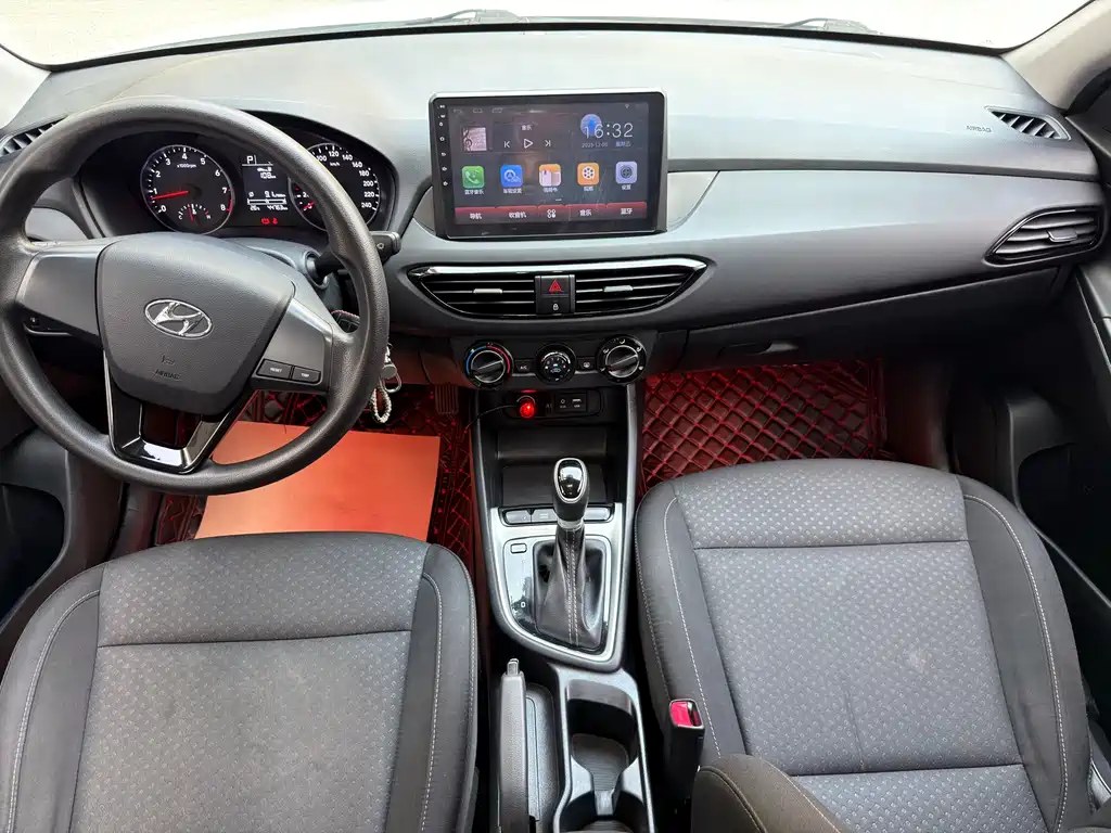 Hyundai Elantra 2019 — фото 11